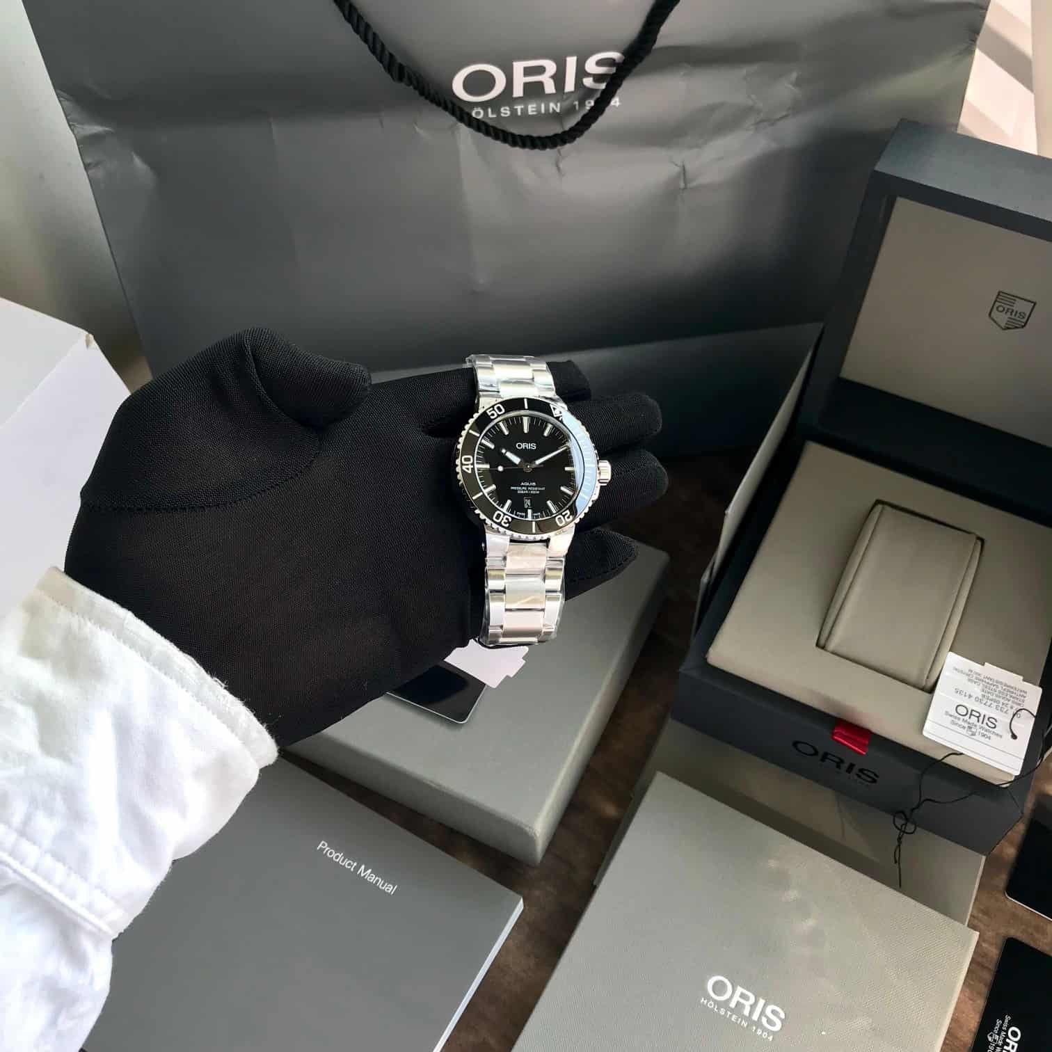 Oris Aquis Date Authentic Automatic Silver Black Dial