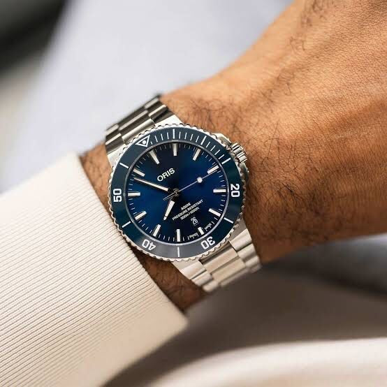 Oris Aquis Date Authentic Automatic Silver Blue
