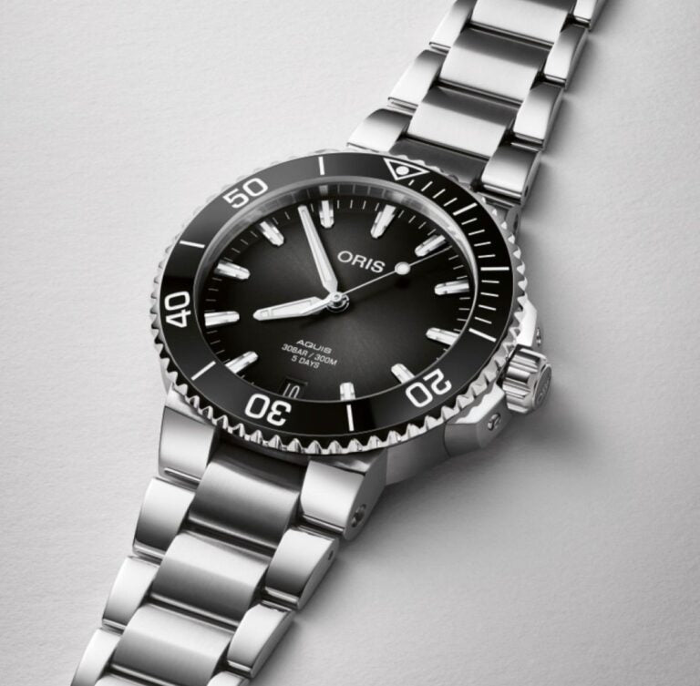 Oris Aquis Date Authentic Automatic Silver Black Dial