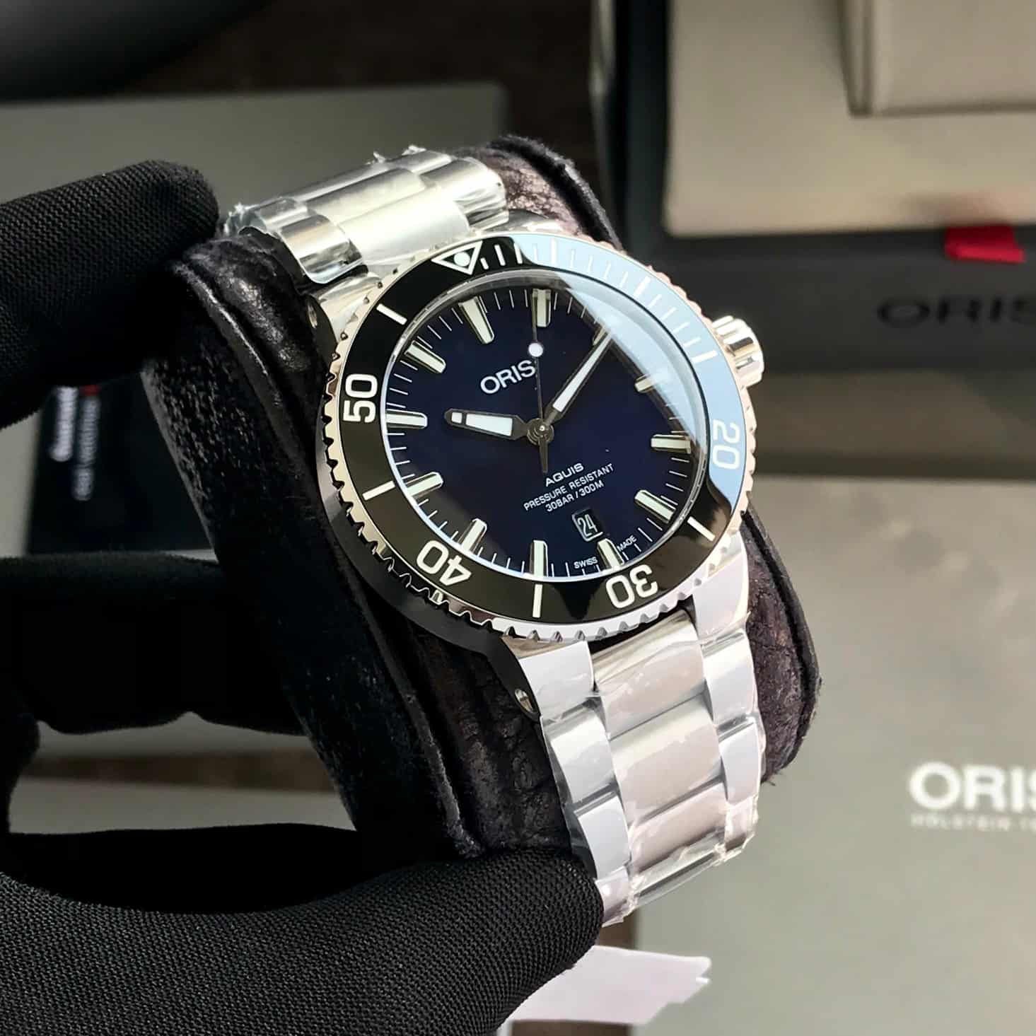 Oris Aquis Date Authentic Automatic Silver Blue
