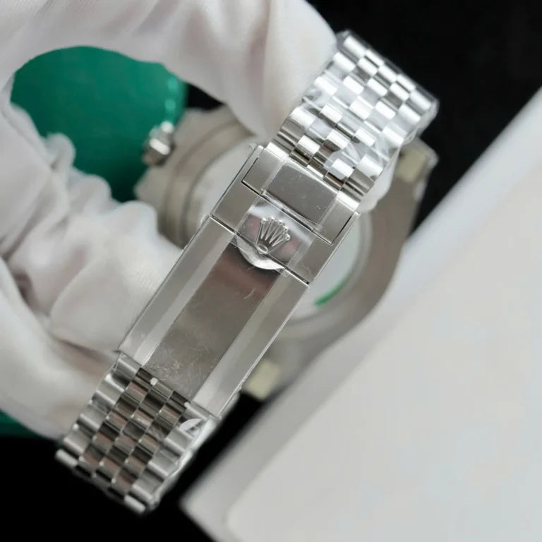Superclone Rolex GMT-Master II 126729VTNR Jubilee “Absinthe”