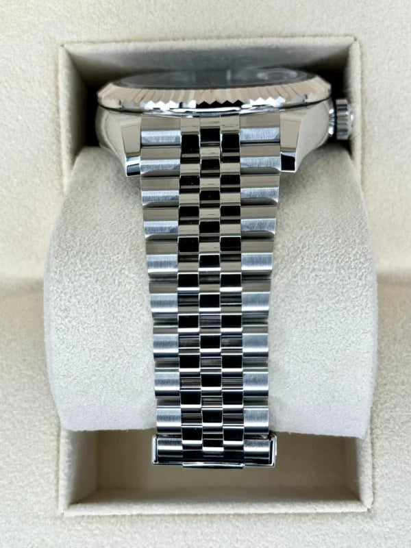 Superclone Rolex Sky-Dweller Bright blue Dial 336934 Jubilee