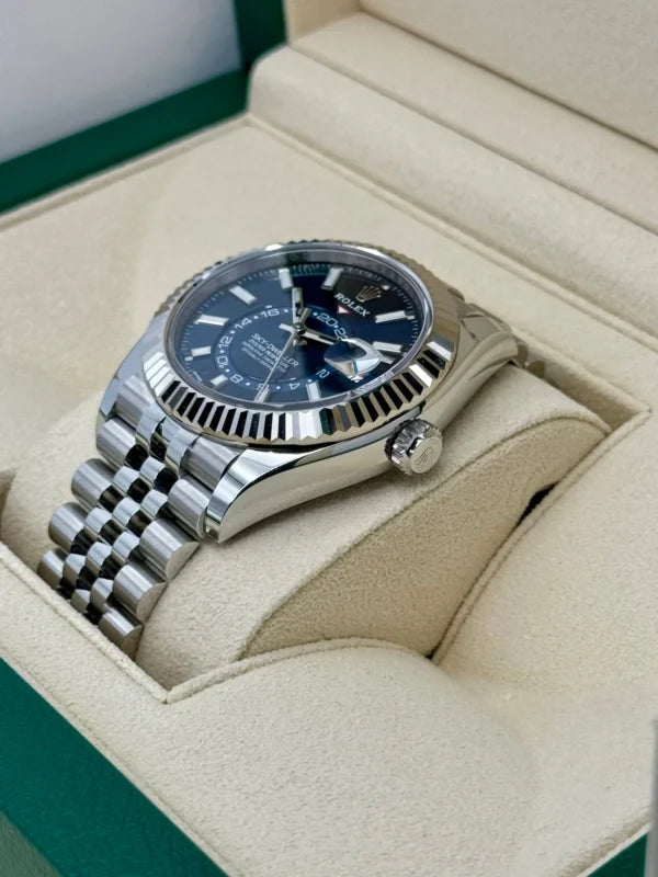 Superclone Rolex Sky-Dweller Bright blue Dial 336934 Jubilee