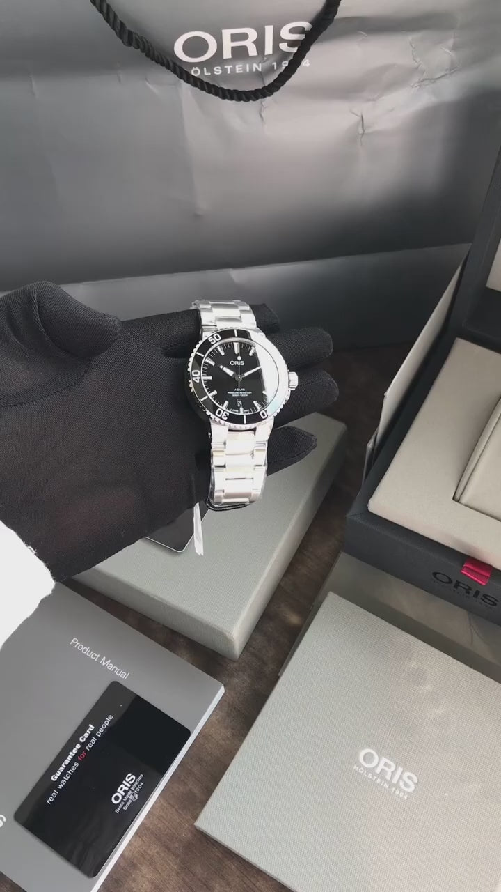 Oris Aquis Date Authentic Automatic Silver Black Dial